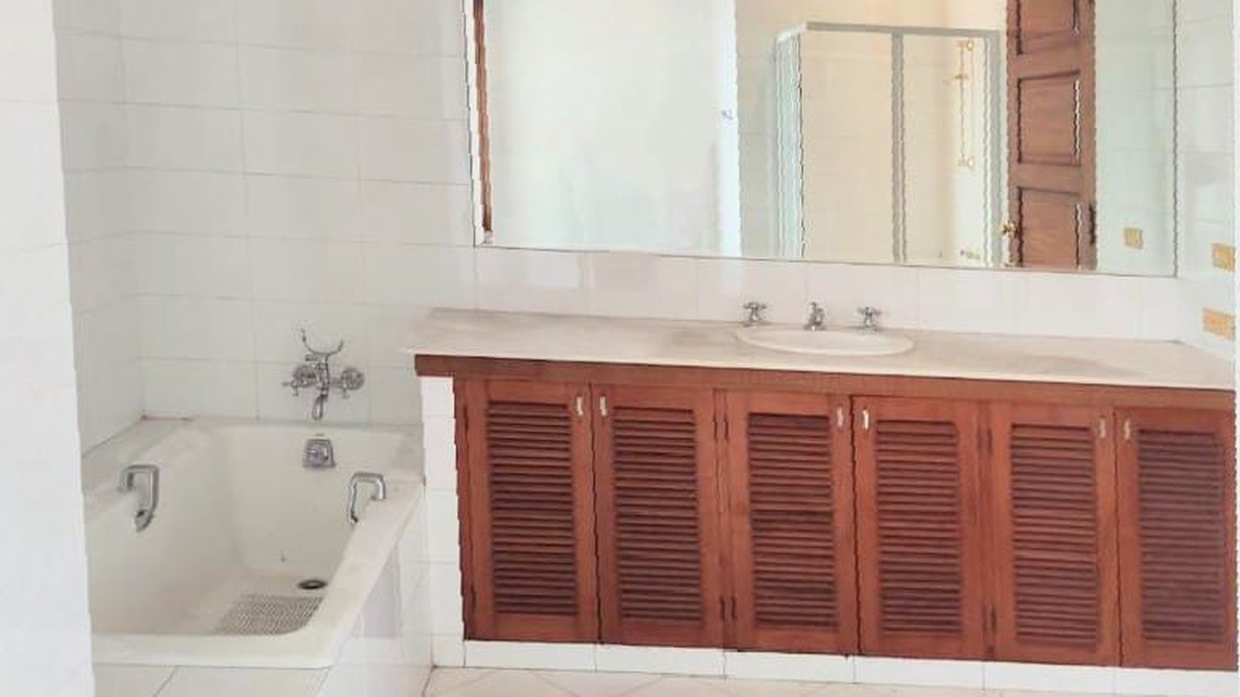 Rumah Hitung Tanah Area Cipete