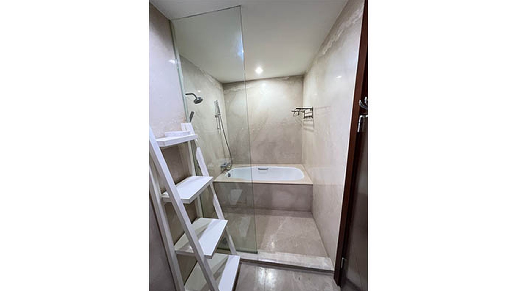 Apartemen Casa Grande Tower Angelo, Menteng Tebet, Luas 129m2