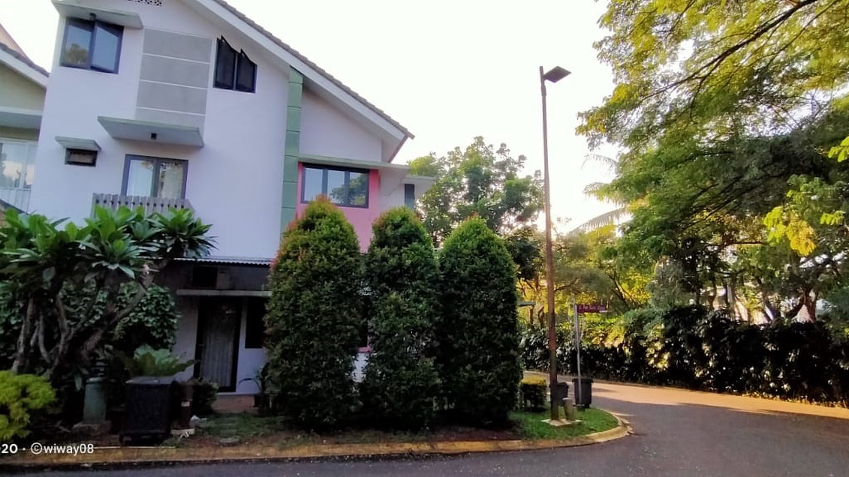 Dijual Rumah Cantik  Siap Huni Lokasi Strategis di Puri Bintaro Jaya