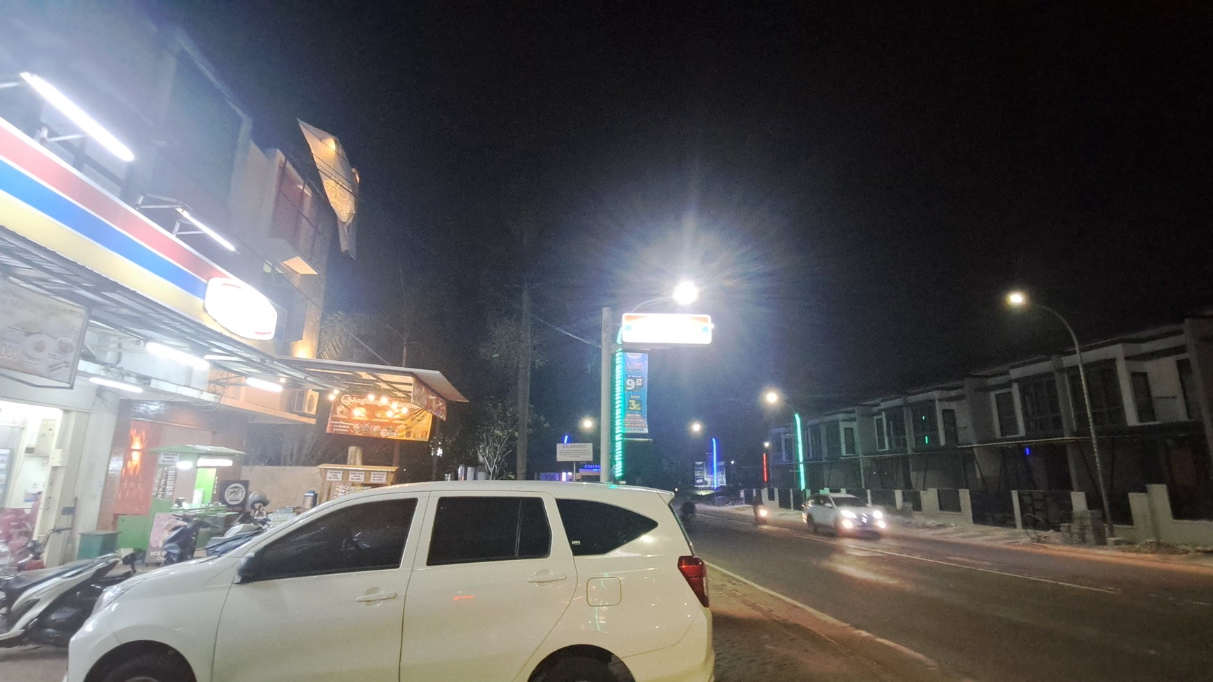 Ruko Gandeng di Boulevard Raya Metland Transyogi