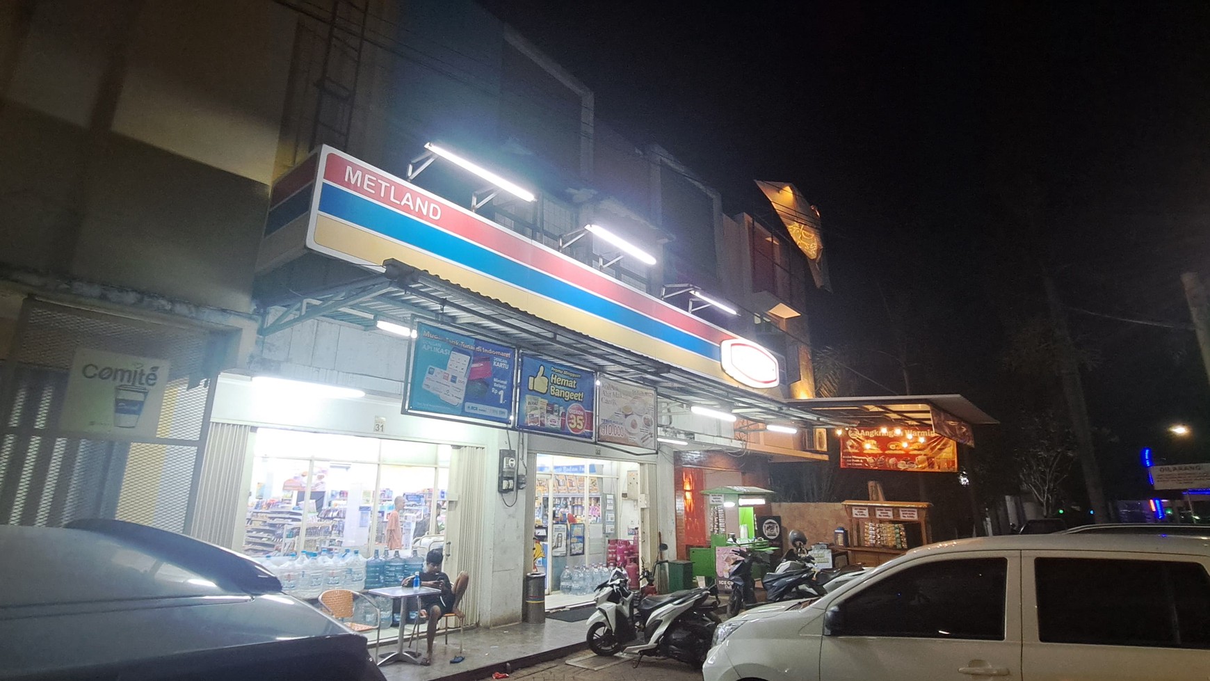 Ruko Gandeng di Boulevard Raya Metland Transyogi