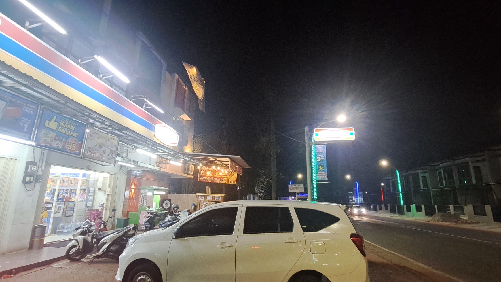 Ruko Gandeng di Boulevard Raya Metland Transyogi