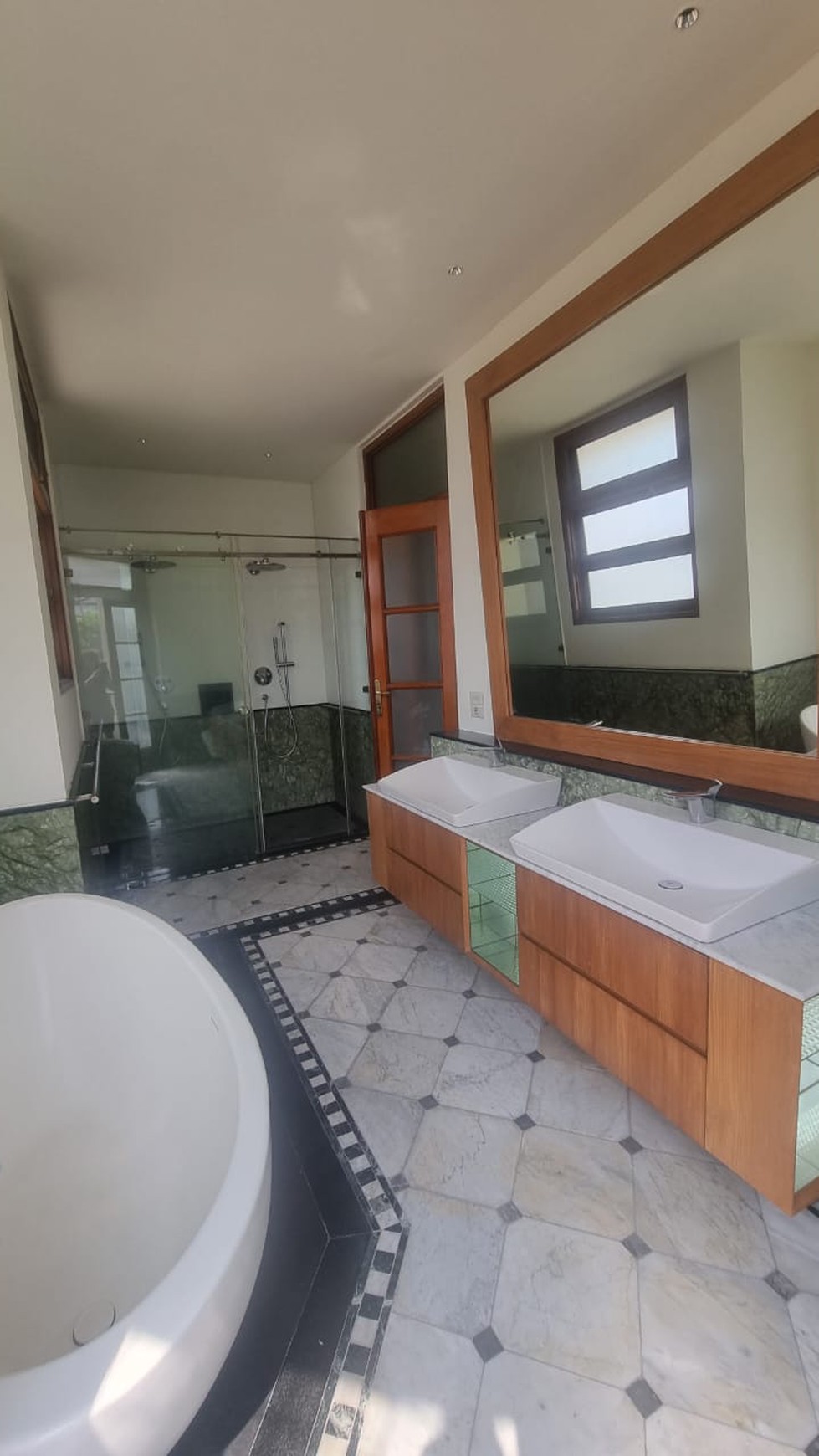 luxury house sangat nyaman dilokasi prime pondok indah