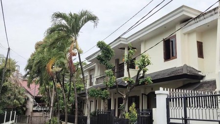 Rumah Bagus Di Komp Menteri, Patra Kuningan Jakarta Selatan