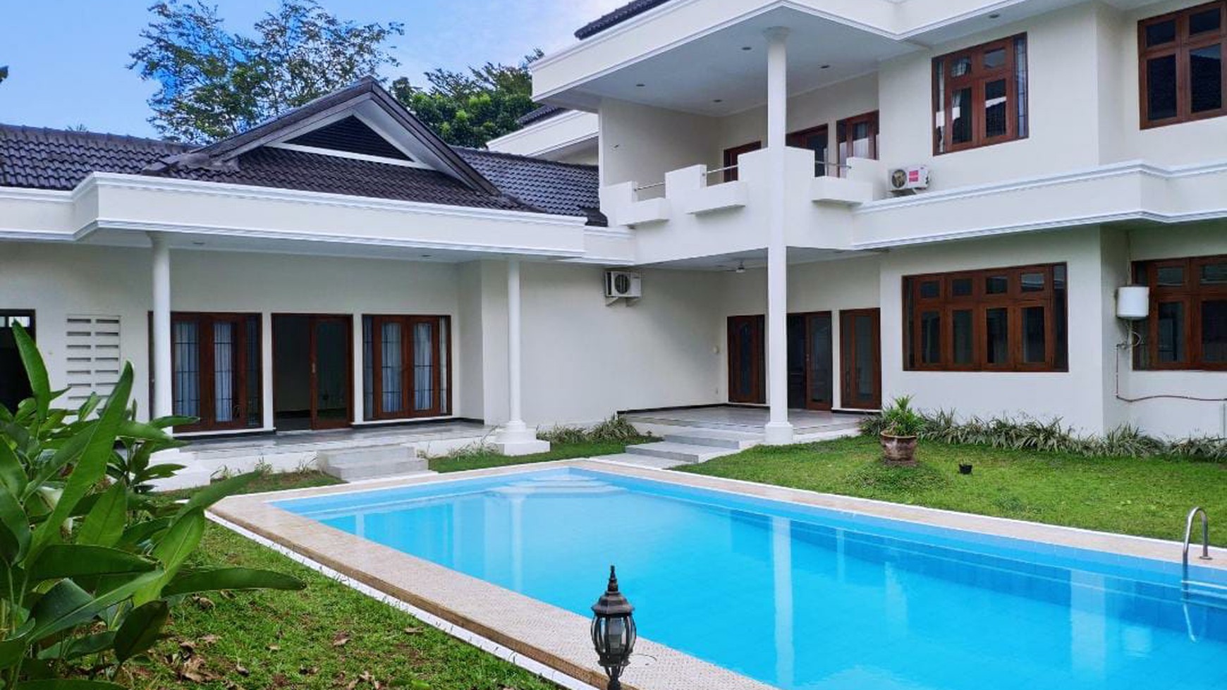 Beautiful house and comfy at pejaten area