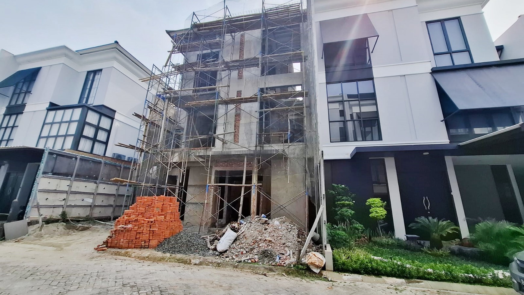 Rumah Bagus Di The Residence, Jeruk Purut Cilandak Jakarta Selatan