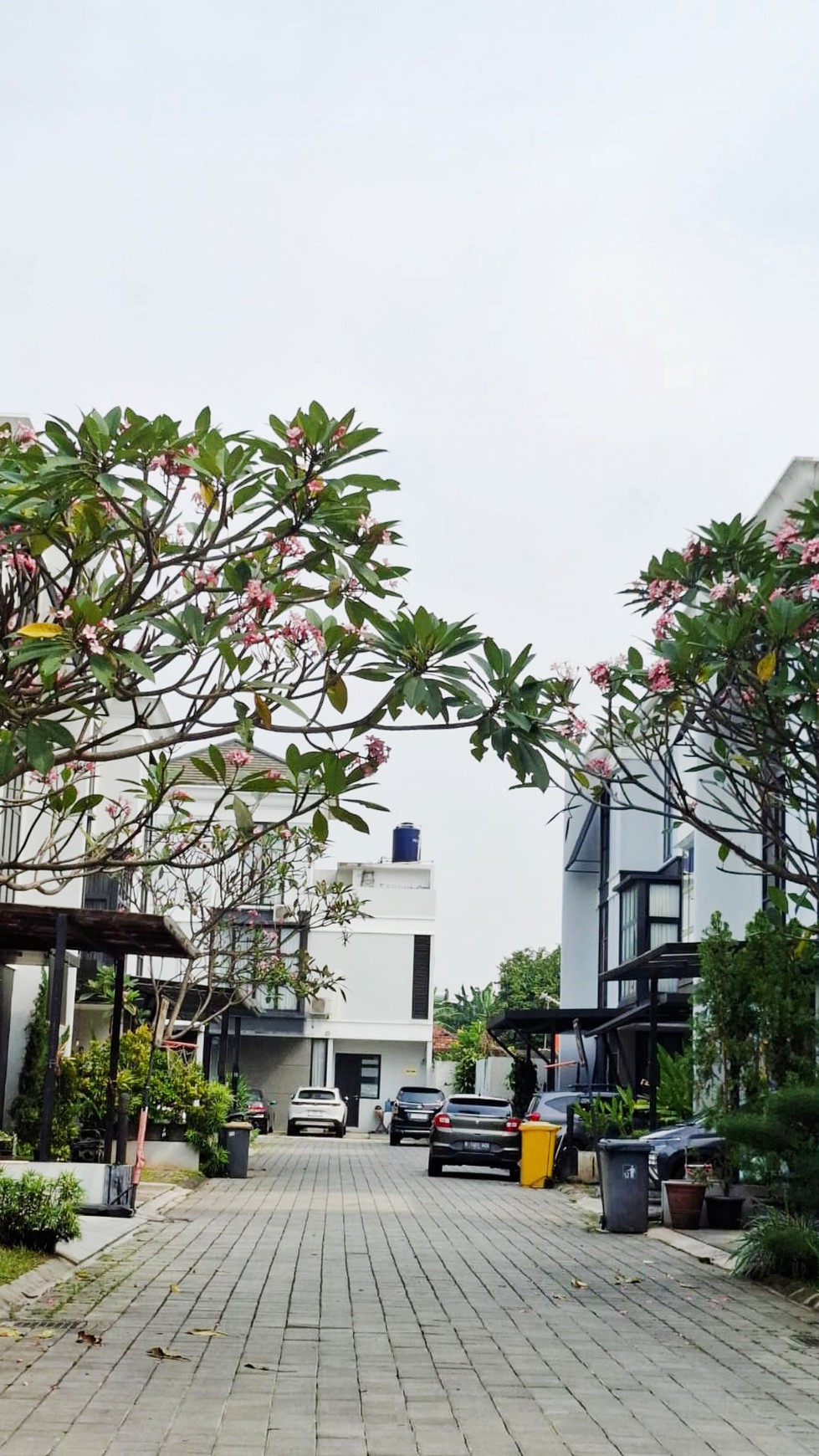 Rumah Bagus Di The Residence, Jeruk Purut Cilandak Jakarta Selatan