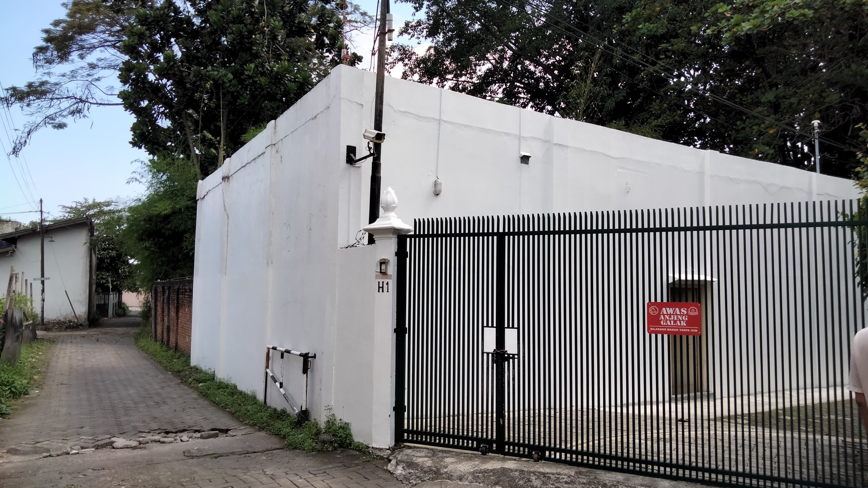 Tanah Luas di Pogung Baru jl kaliurang km 5 dekat kampus UGM Yogyakarta