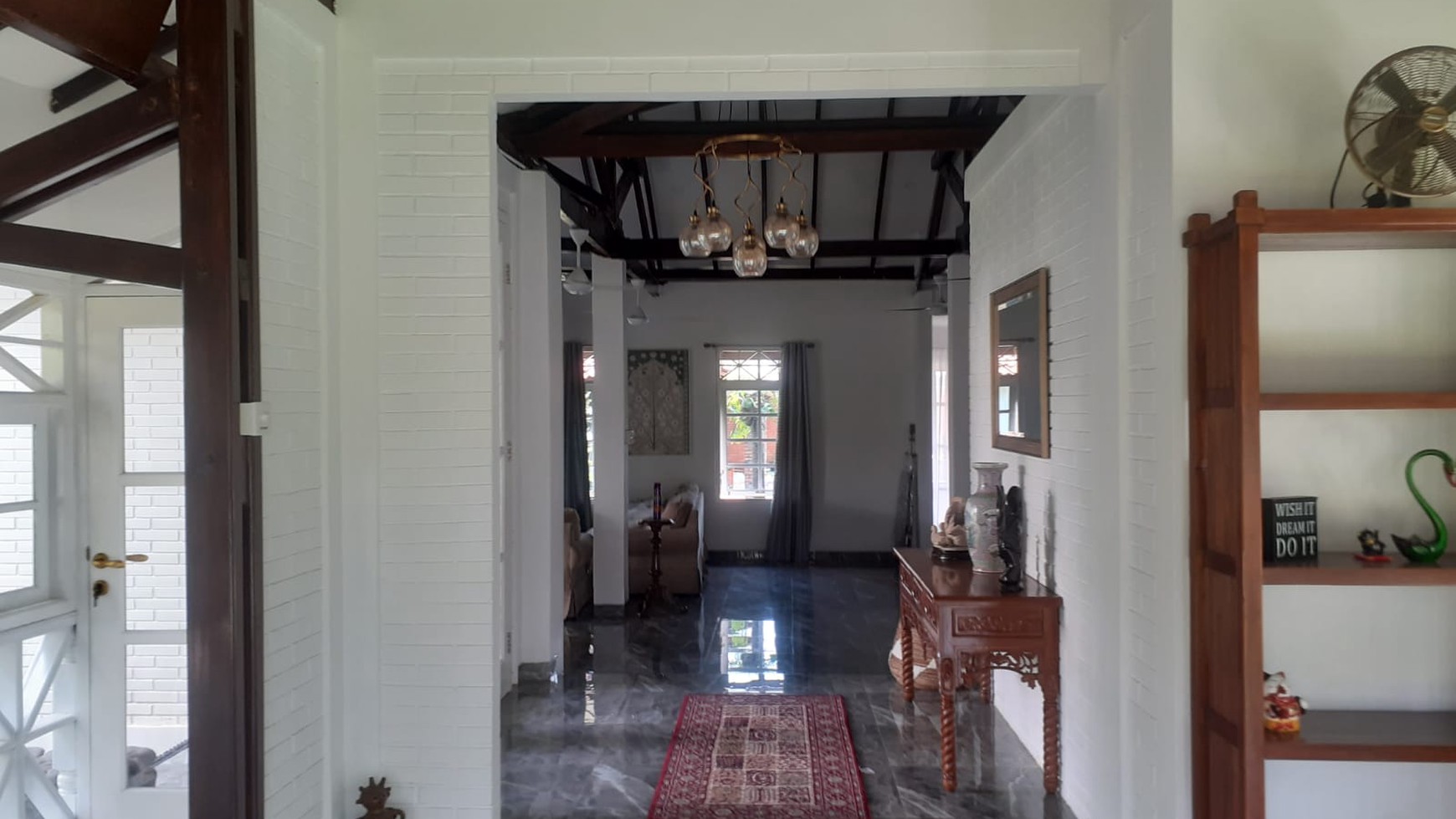 RUMAH MEWAH FULL FURNISHED DI BOGOR DENGAN KOLAM RENANG DAN RUMAH POHON