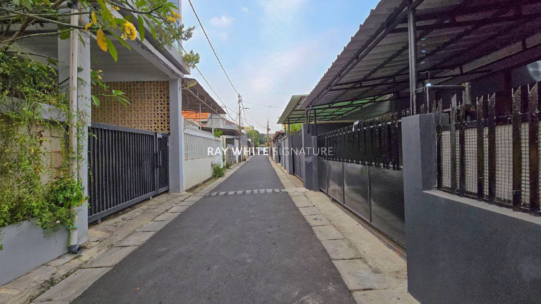 Dijua Rumah Tua di Setiabudi dan strategis, di Jl. Kencana 