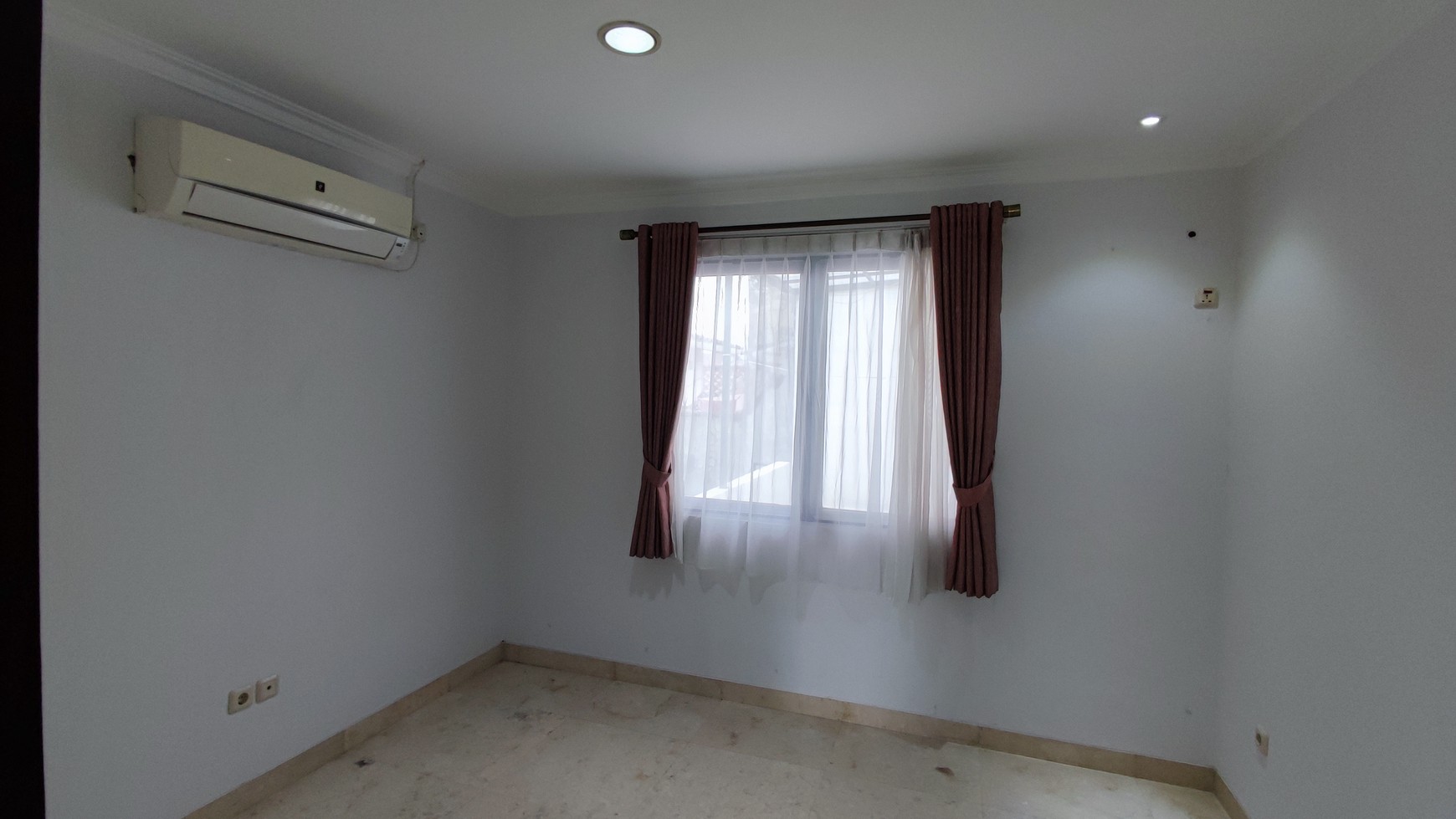 Fast Rent. Rumah Bagus Regensi Melati Mas, Serpong