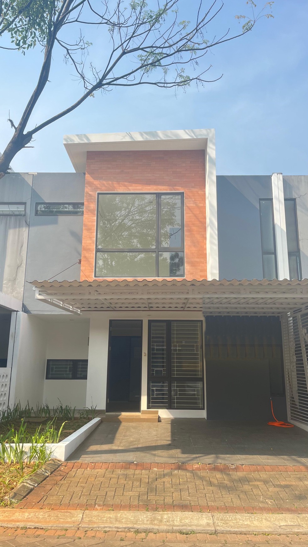 Rumah Minimalis 2 Lantai Siap Huni dan Hunian Asri @Bintaro