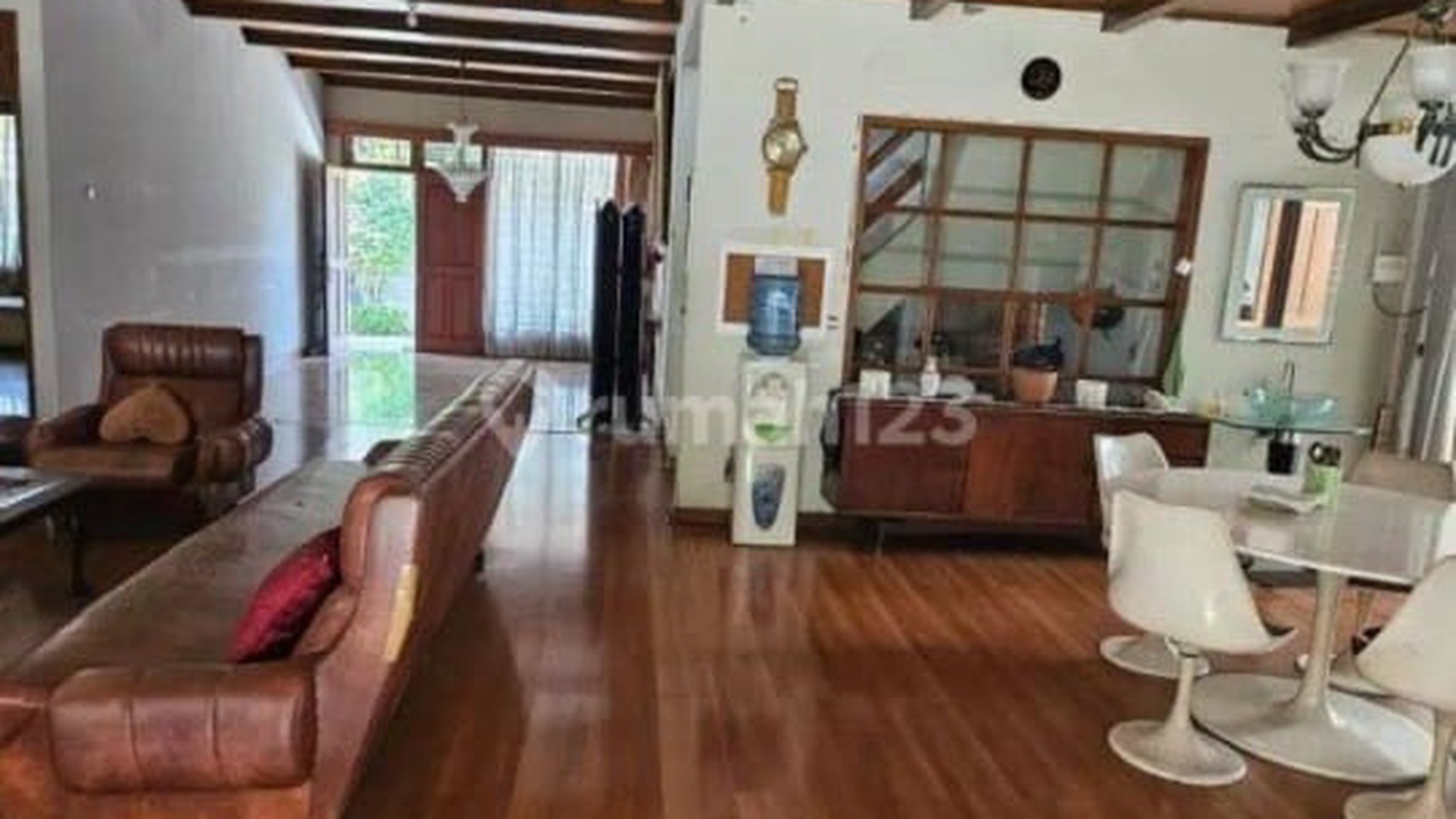 Rumah Nyaman Mewah 1½ Lantai di Setra Sirna Sukasari Bandung