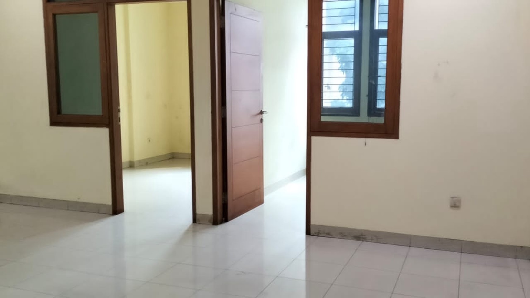 Ruko Ramai 3 Lantai di Guan An / Jl. Andir Kec Andir Bandung