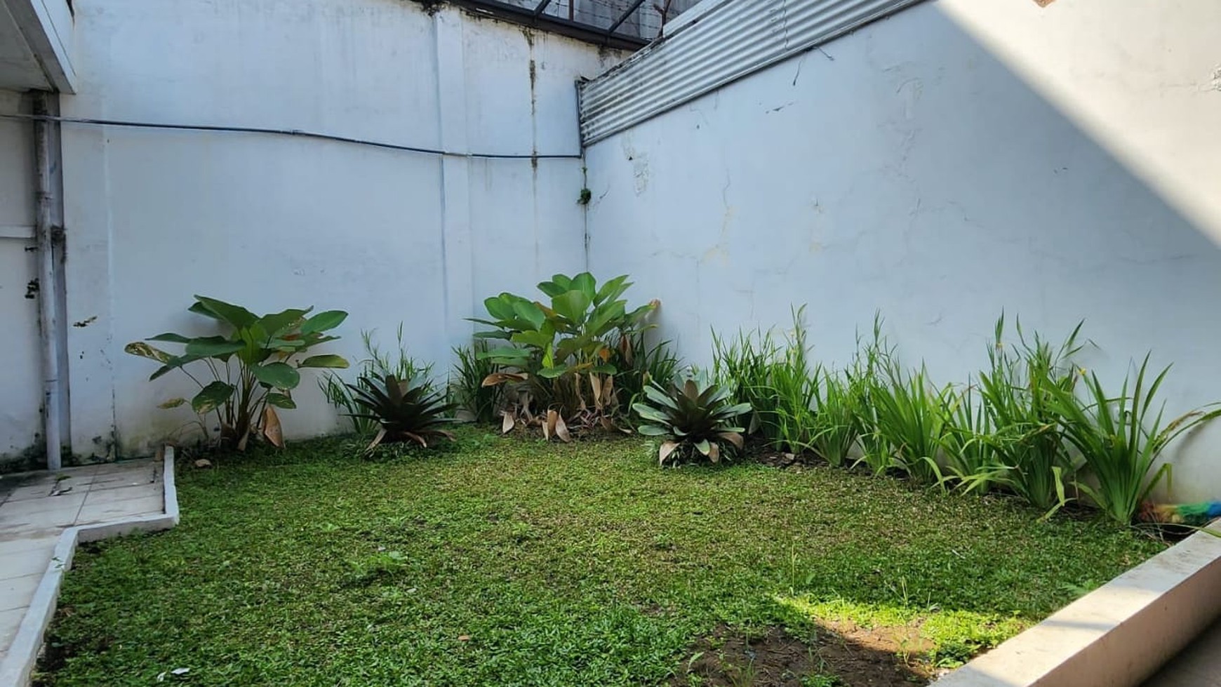 Ruang Usaha (Rumah Klasik) di sayap Dago Coblong Bandung