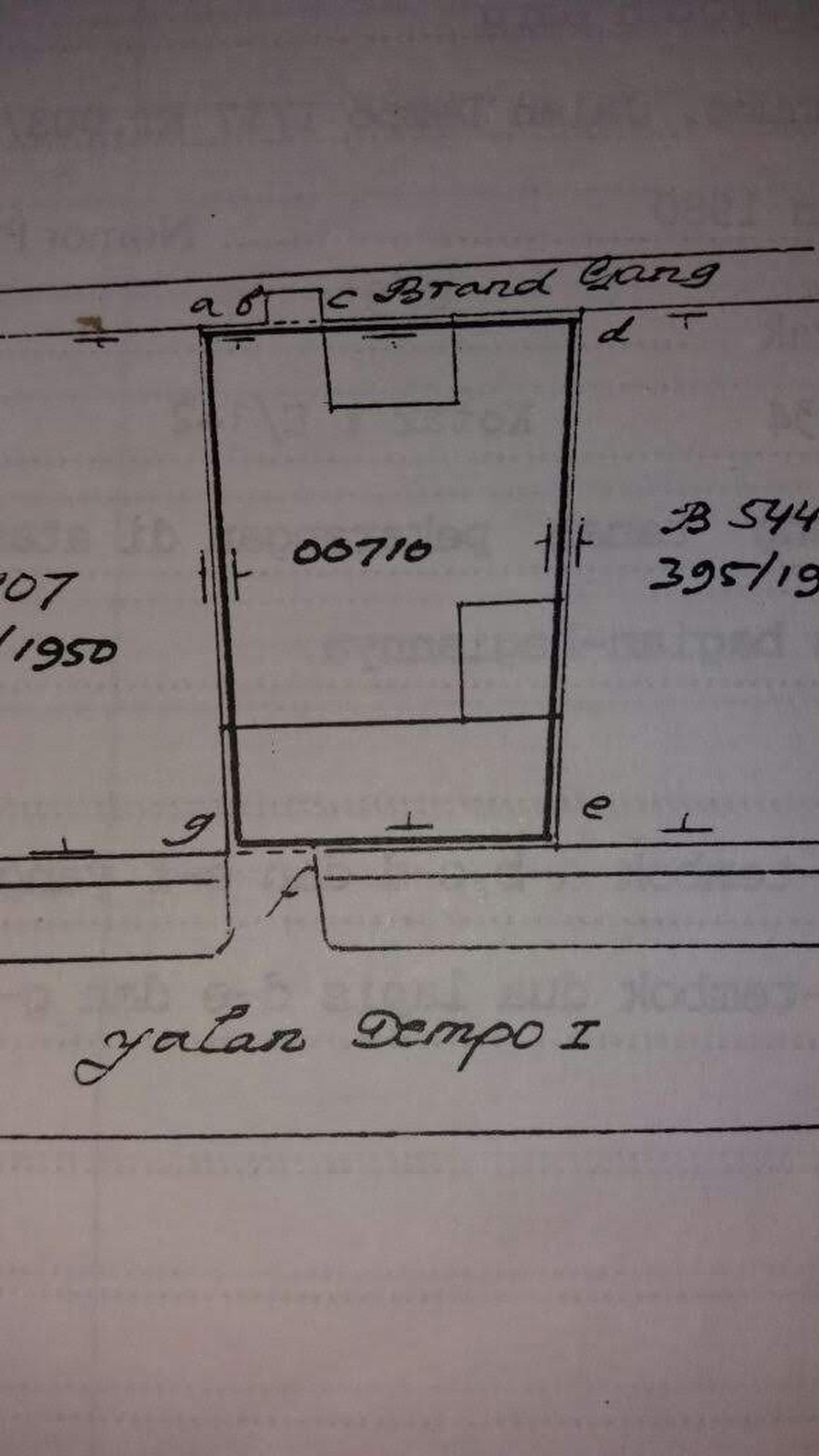 Rumah lama hitung tanah dilokasi tenang dan strategis di Jl. Dempo Gunung, Kebayoran Baru, Jakarta Selatan