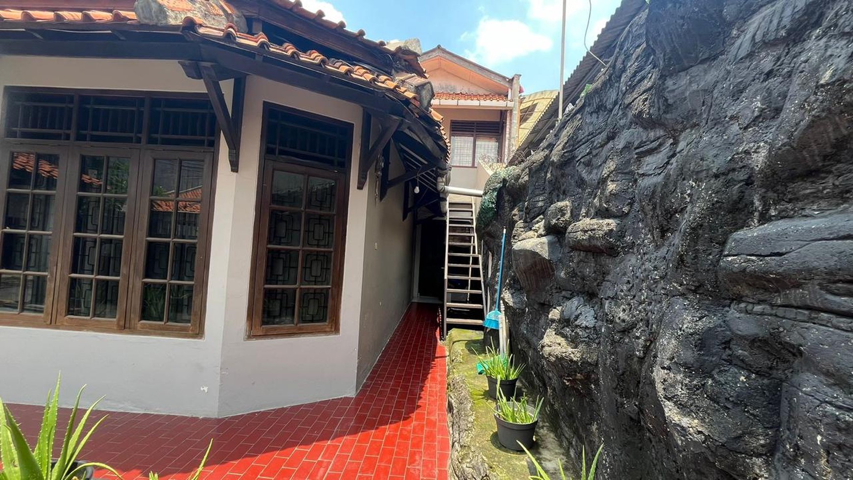 Rumah Hitung Tanah Area Cipete