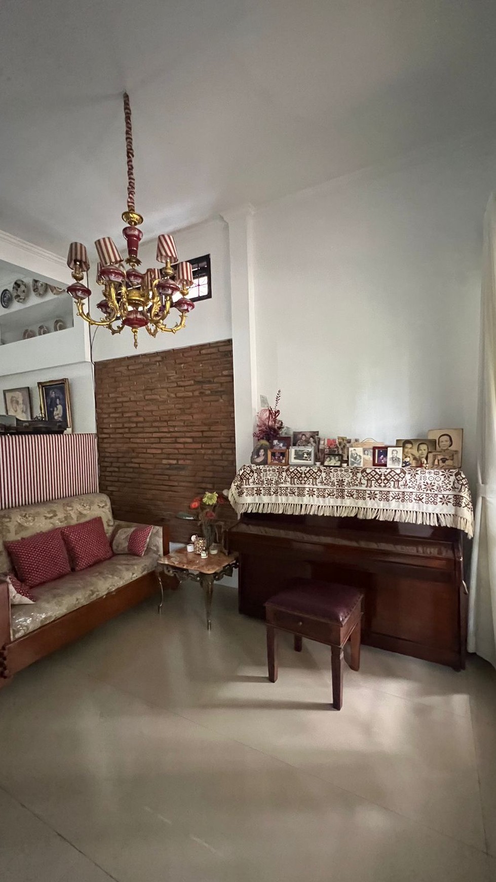 Rumah Hitung Tanah Area Cipete