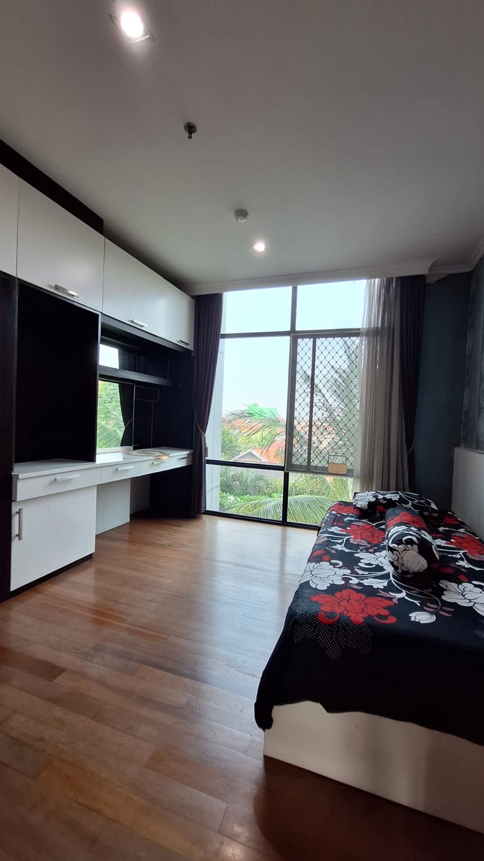 Apartemen 3 BR Full Furnished di Hampton's Park, Lokasi Strategis & Fasilitas Lengkap