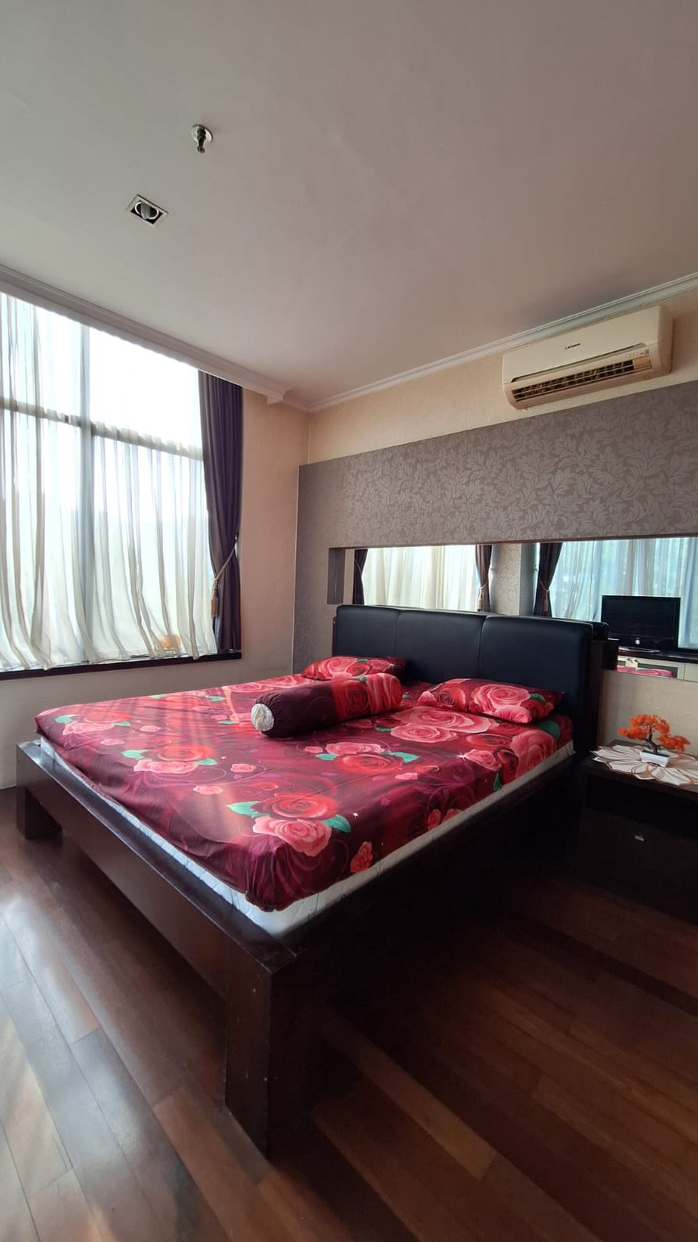 Apartemen 3 BR Full Furnished di Hampton's Park, Lokasi Strategis & Fasilitas Lengkap