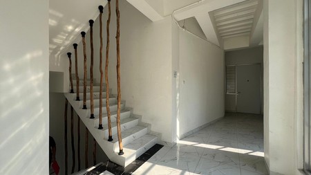 Dijual Rumah Kosan Baru furnish fasilitas kolam renang Tanjung Duren  selatan grogol 