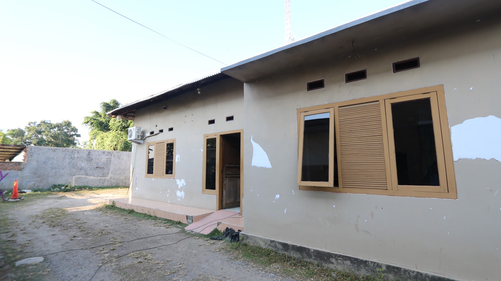 DIJUAL RUMAH COCOK UNTUK TOKO / USAHA DI  JALAN PANTURA INDRAMAYU, JAWA BARAT