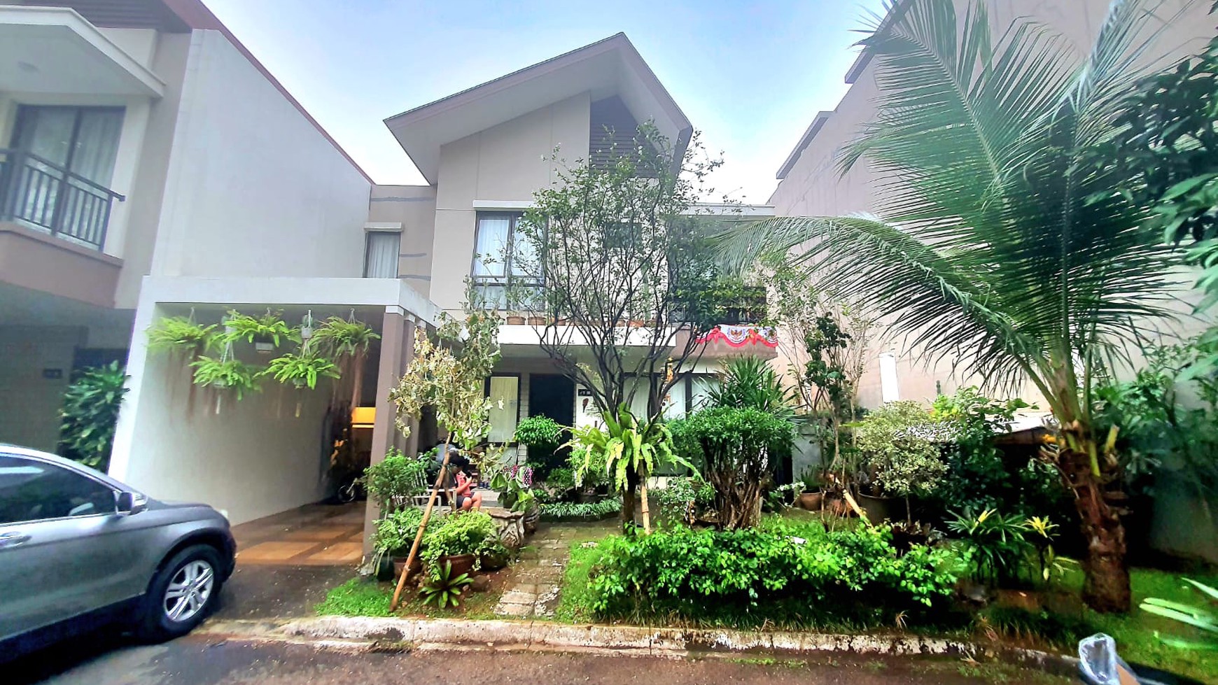 Rumah Cantik 2 Lantai Hook di Podomoro River View Cimanggis 