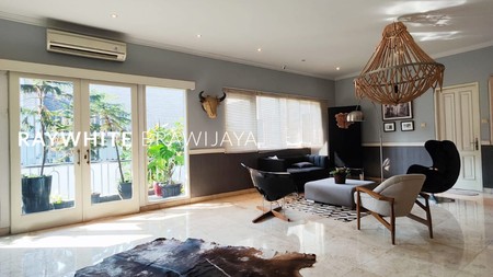 Rumah Modern Siap Huni Area Kebayoran Baru