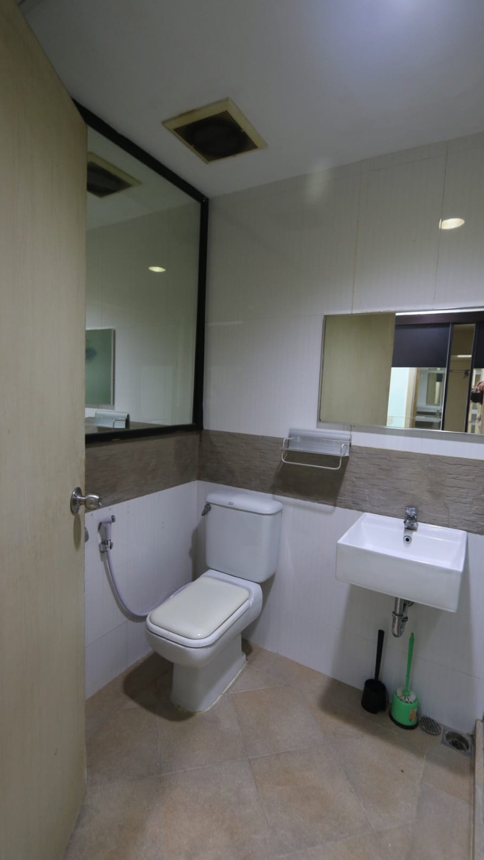 Disewakan Unit 3 BR 156 m2  Apartemen Paladian Park Kelapa Gading Siap Huni / Paladian Park Apartemen FOR RENT