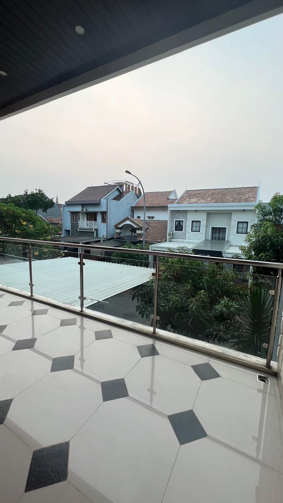 taman crysant 2 kencana loka bsd city tangerang selatan kondisi sangat rapih jual cepat siap huni