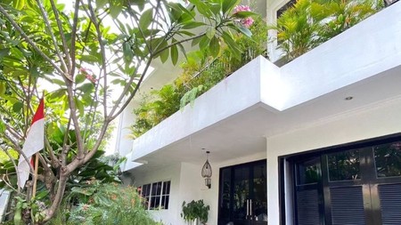 Rumah Modern & Artistic Di Kebayoran Baru, Jakarta Selatan