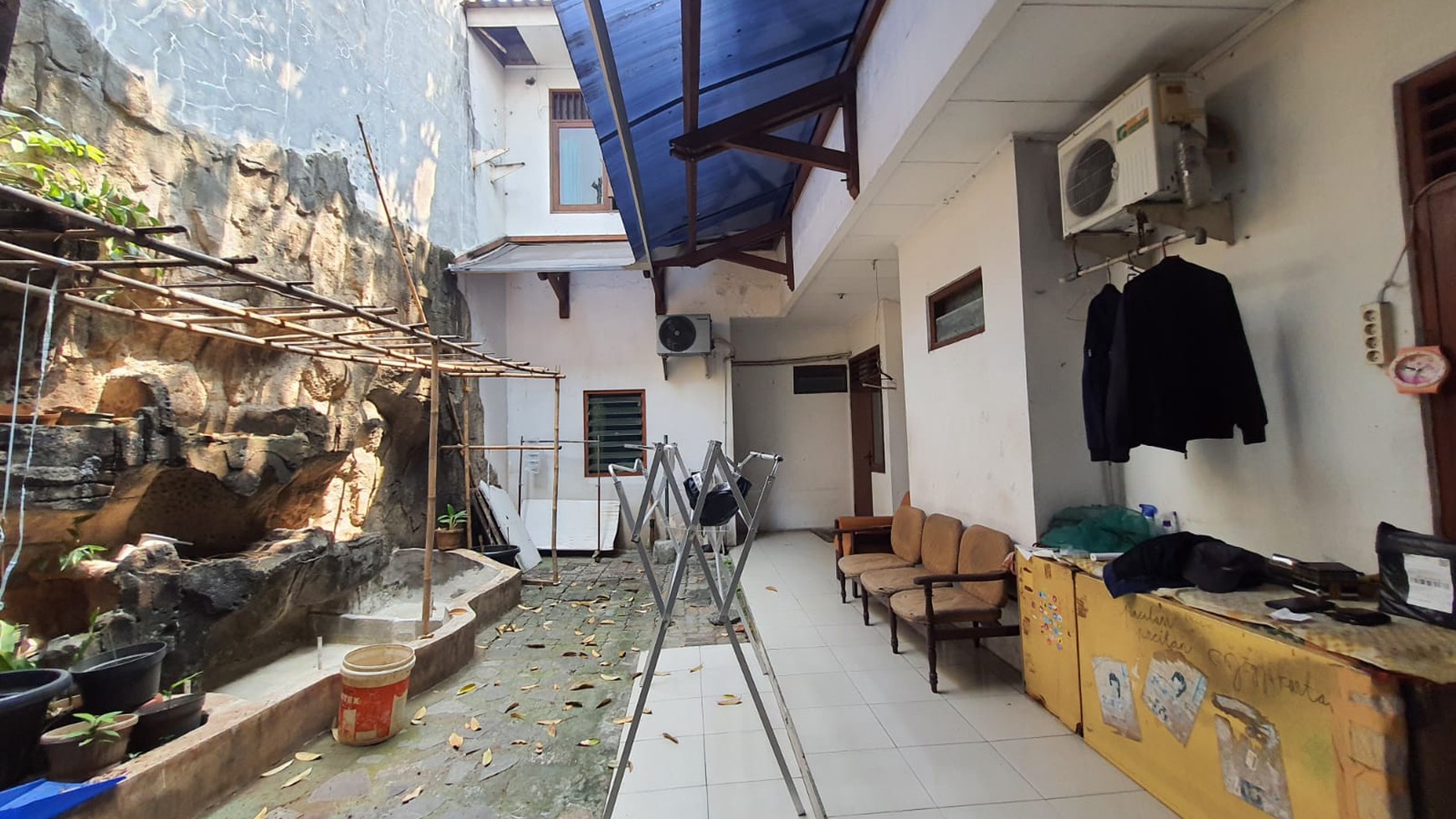 Dijual rumah lama di Jl Penjernihan - Bendungan Hilir - Jakarta Pusat