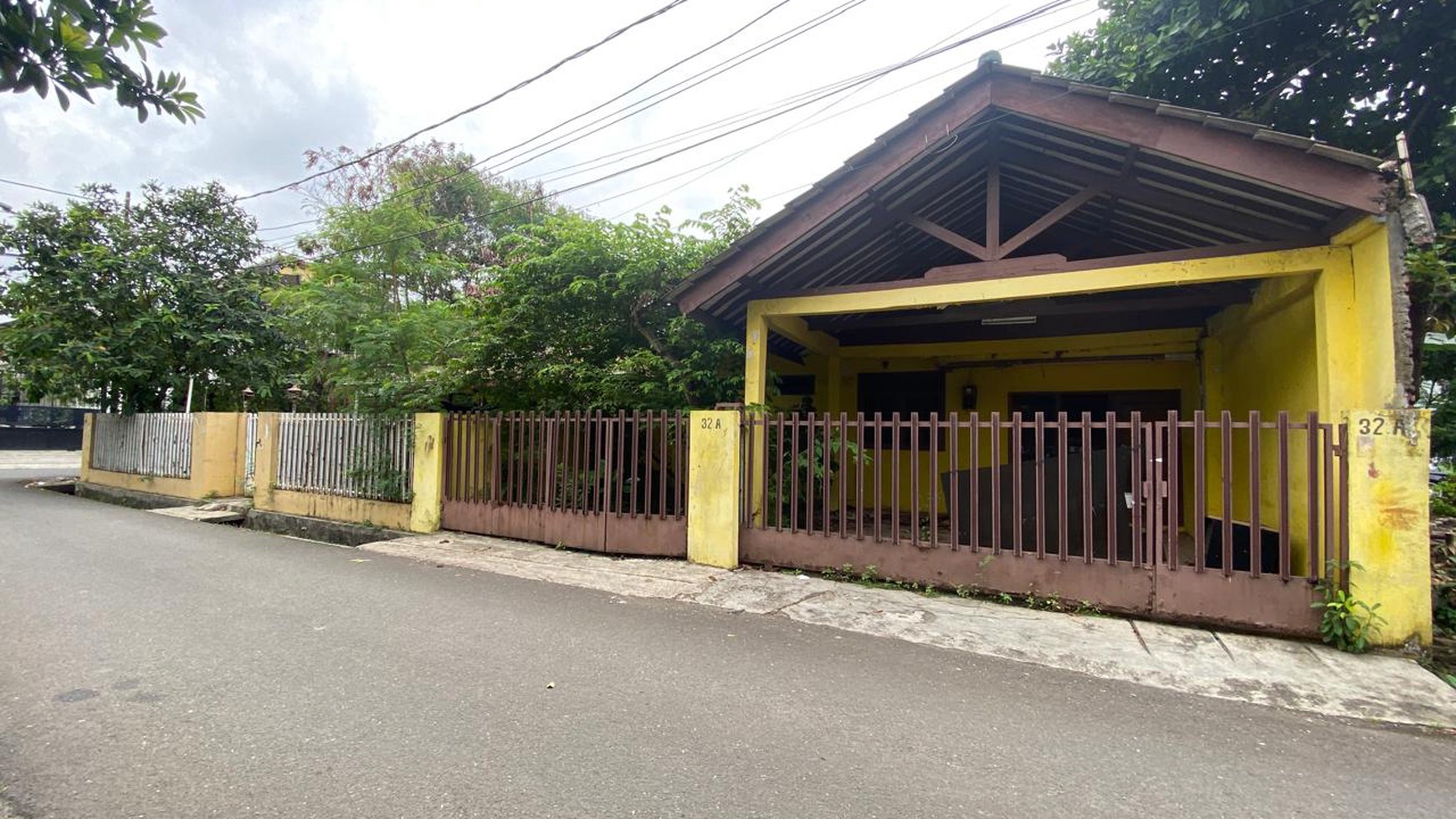 Dijual Rumah Lama Hitung Tanah Jl H. Goden - Kebayoran Lama - Jakarta Selatan