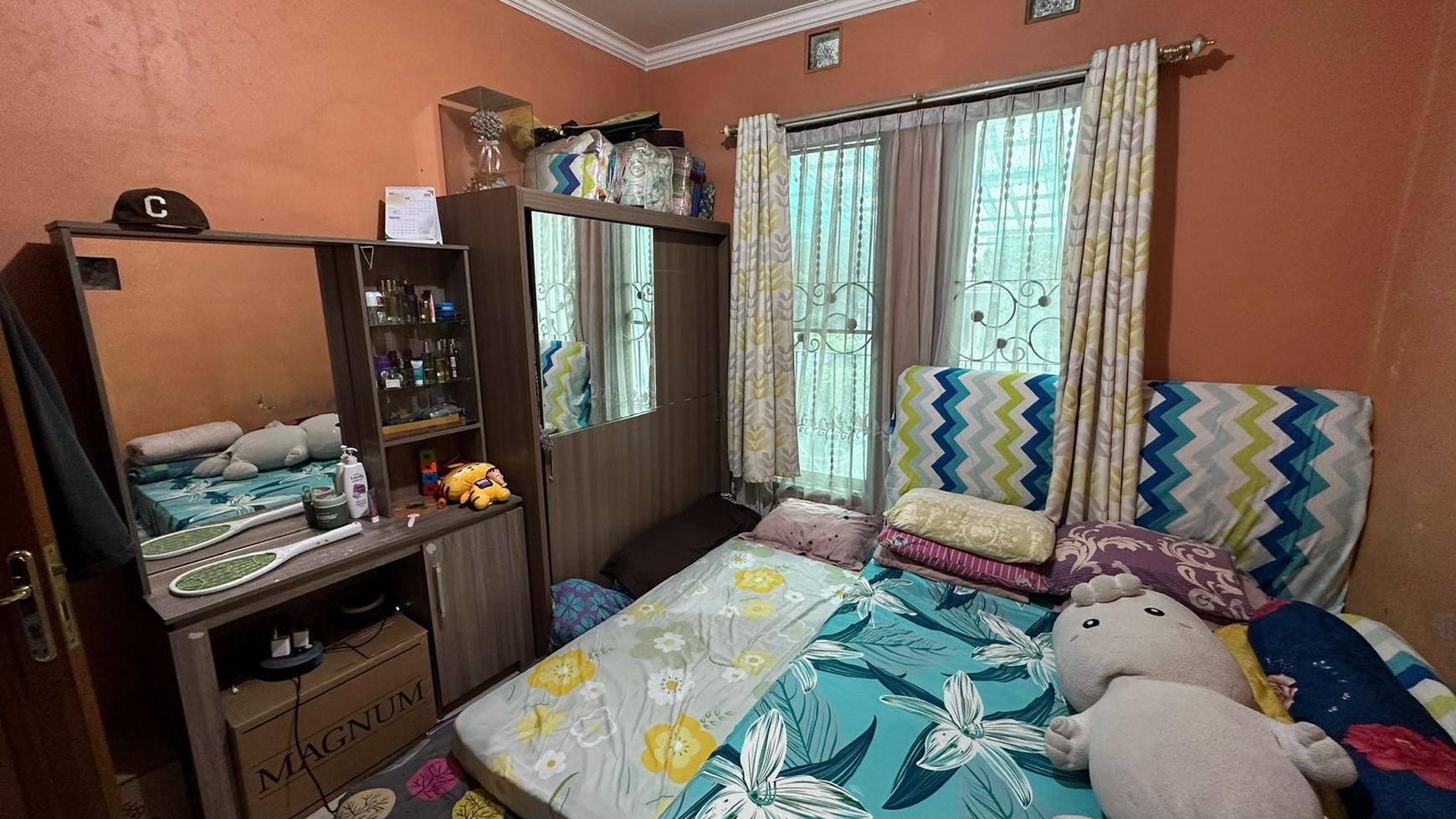 Rumah Bagus Semi Furnished di Komplek Setraduta Bandung