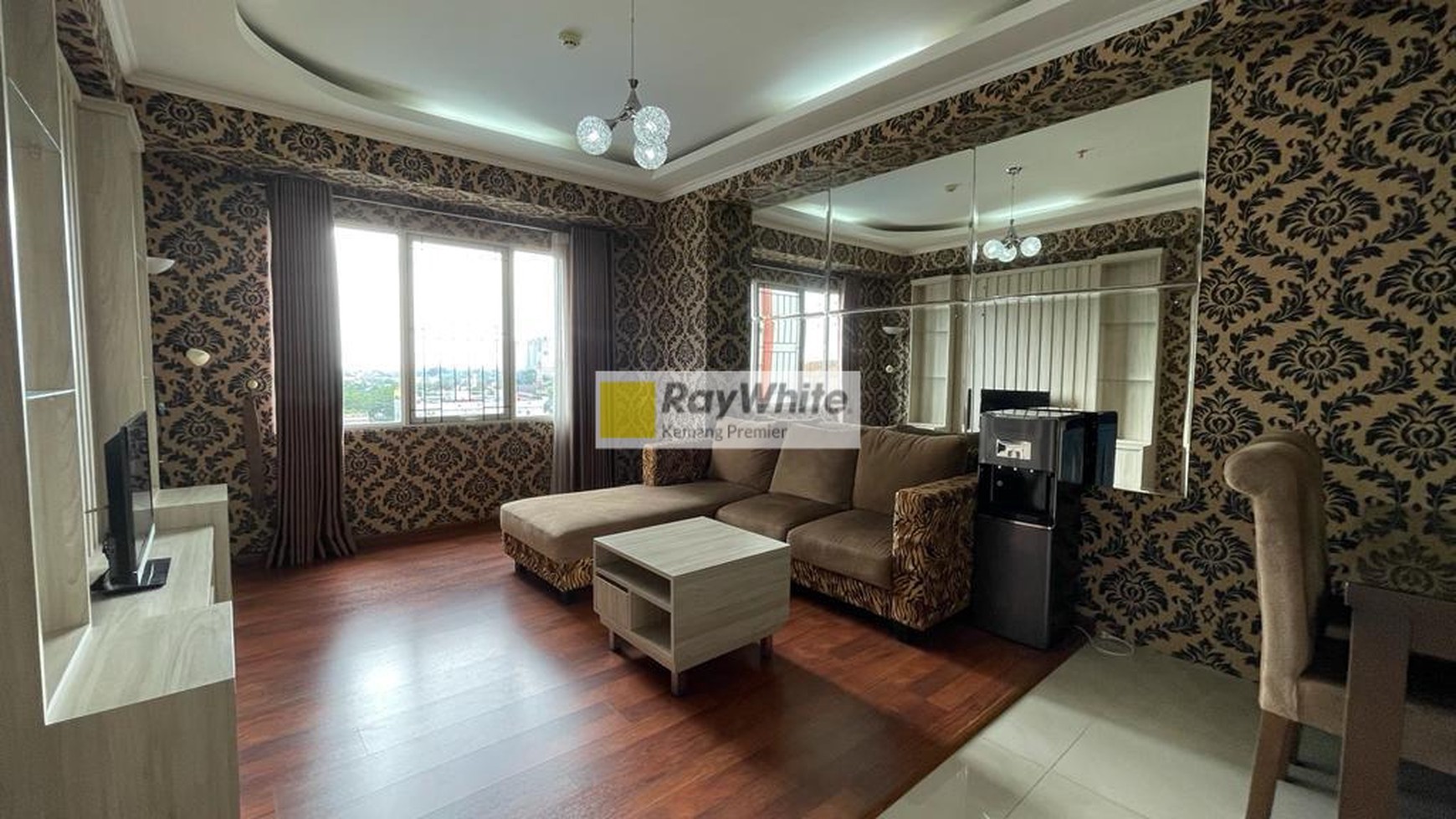 Apartment 3BR Furnish lantai 8 pool view 