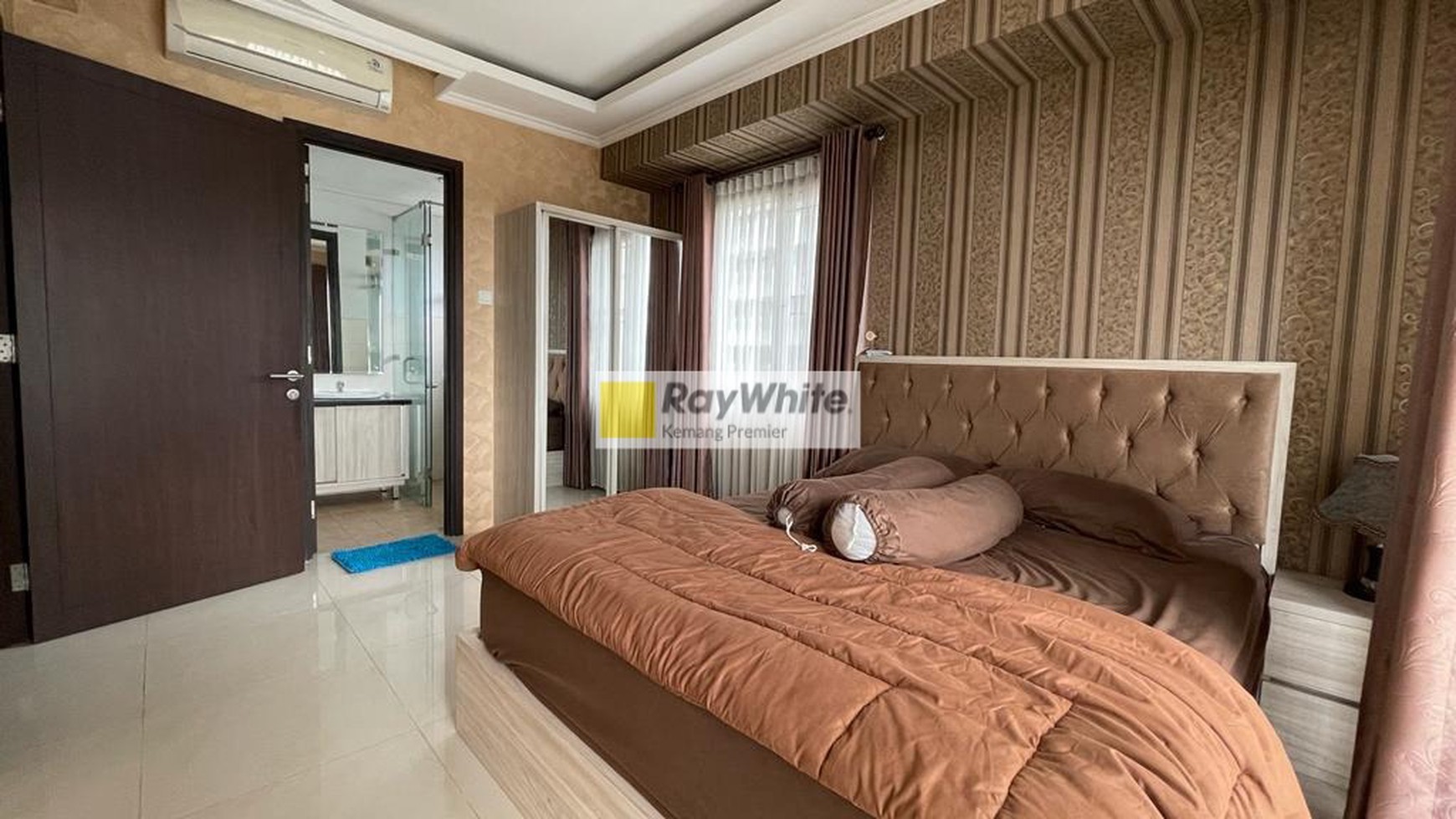 Apartment 3BR Furnish lantai 8 pool view 