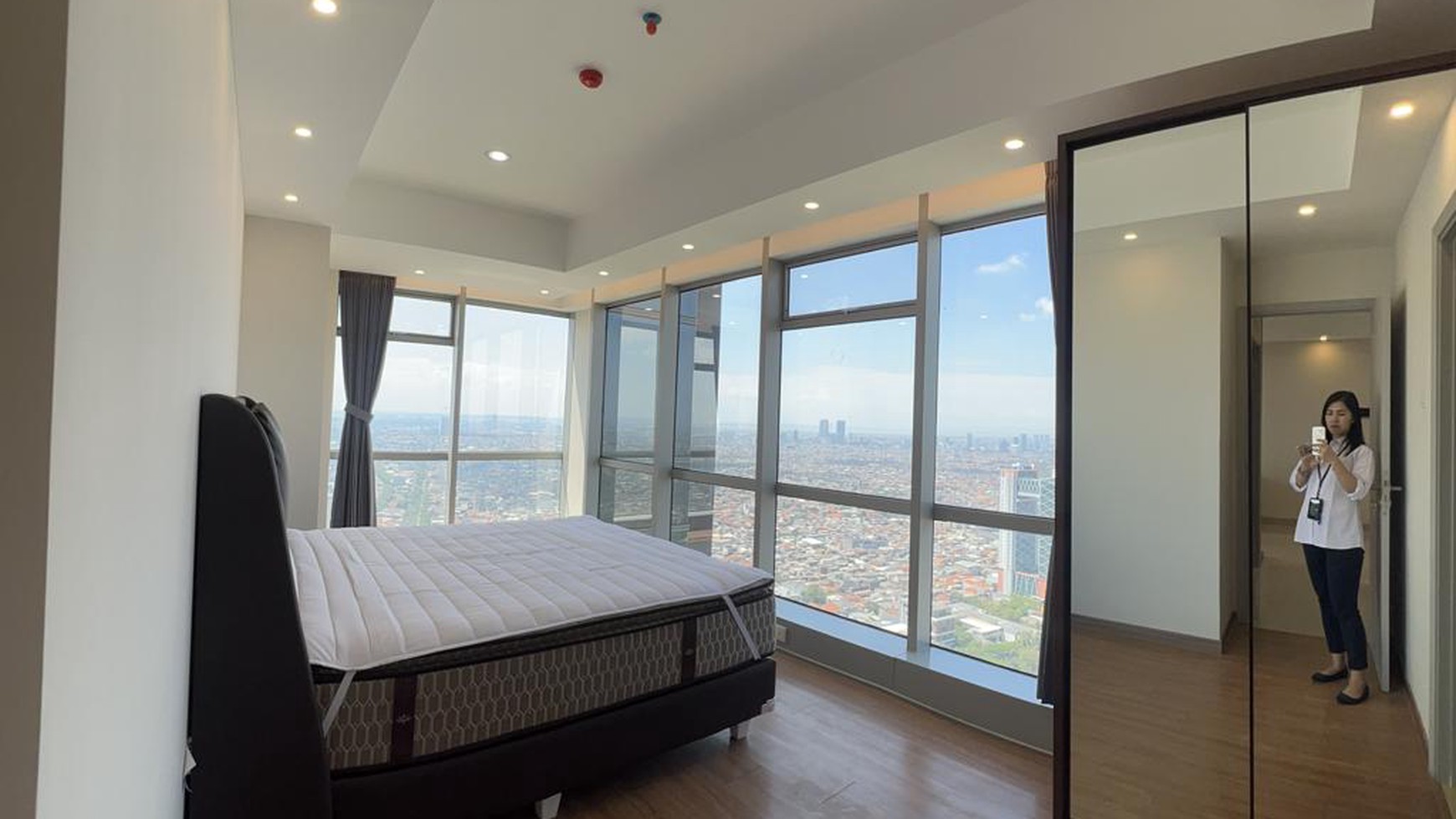 Dijual/ Disewakan Apartemen Grand Sungkono Lagoon Tipe 2 Bedroom FULL FURNISHED - Tower Venetian- BEST City view dekat Ciputra World Mall, Akses TOL Satelit