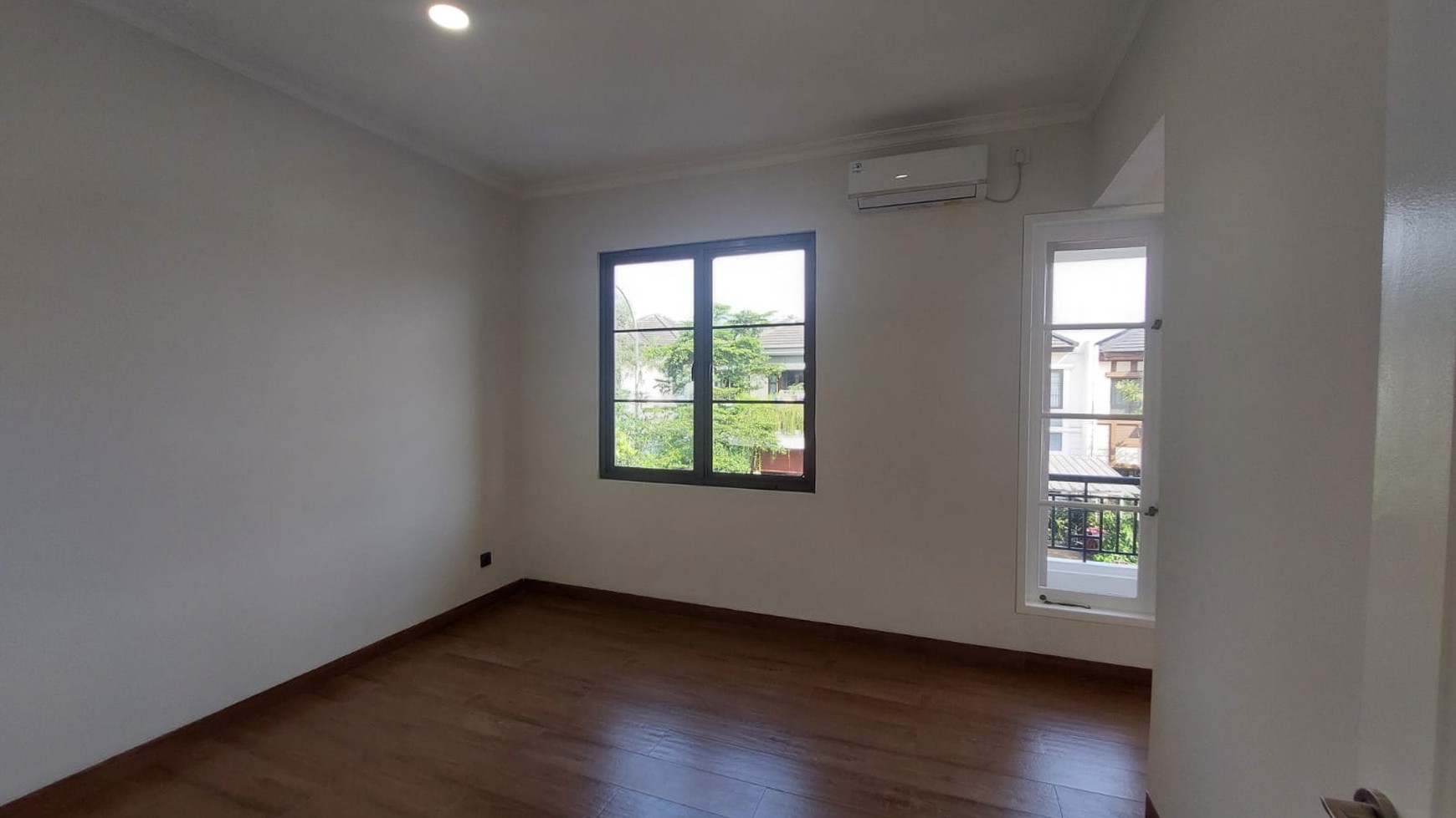 Termurah. Rumah Bagus Delatinos De Rio, BSD