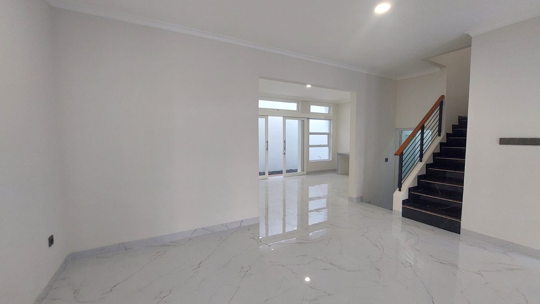 Termurah. Rumah Bagus Delatinos De Rio, BSD