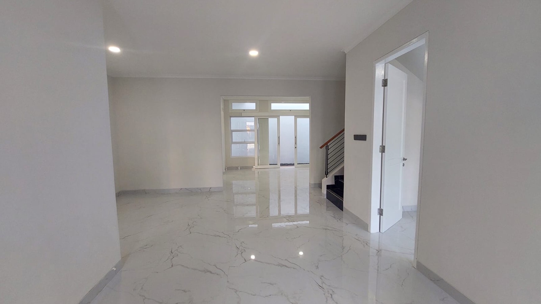 Termurah. Rumah Bagus Delatinos De Rio, BSD