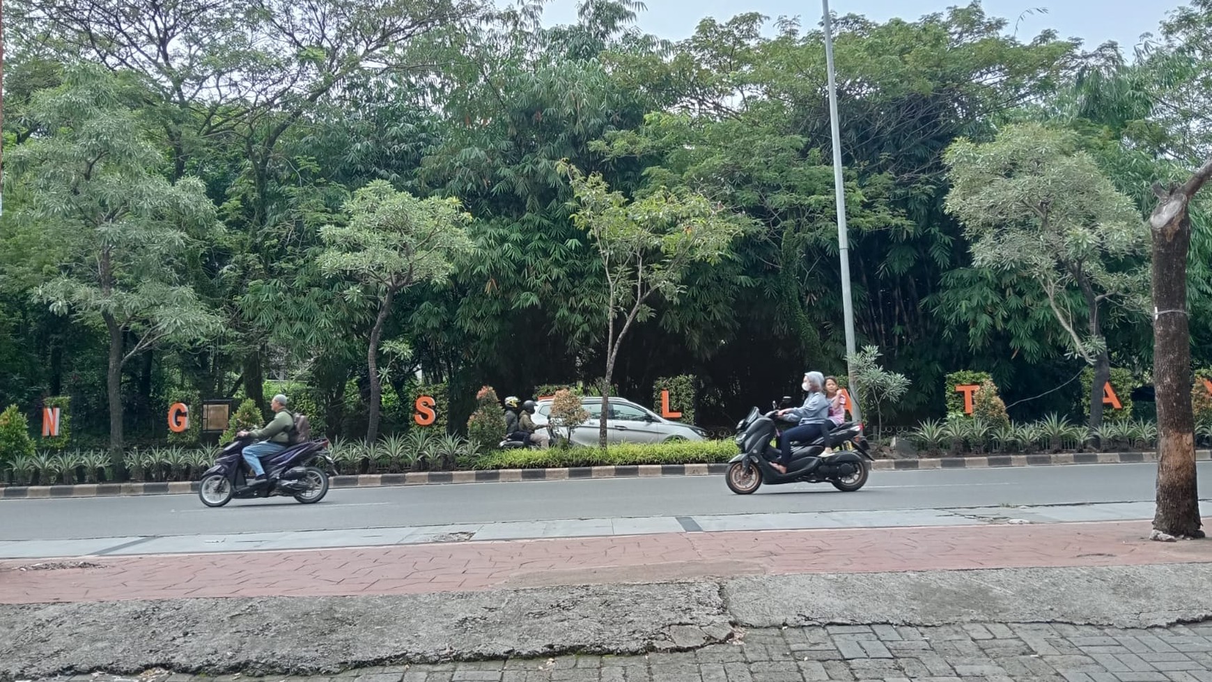 ruko sewa siap huni area ciater raya tangerang selatan