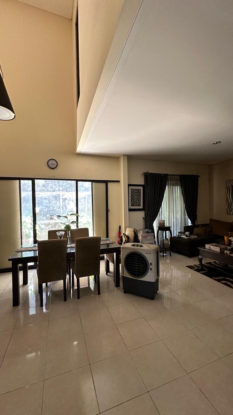 Dijual: Rumah Modern Minimalis, Cilandak Barat, Jakarta Selatan - Good Deal!