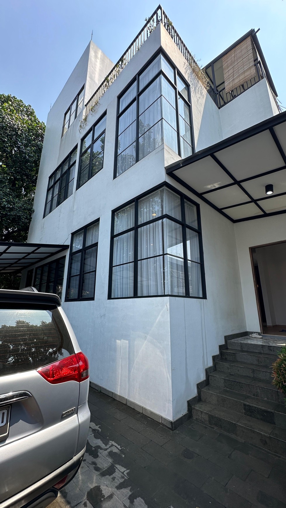 Dijual: Rumah Modern Minimalis di Cilandak Barat, Kebayoran Baru