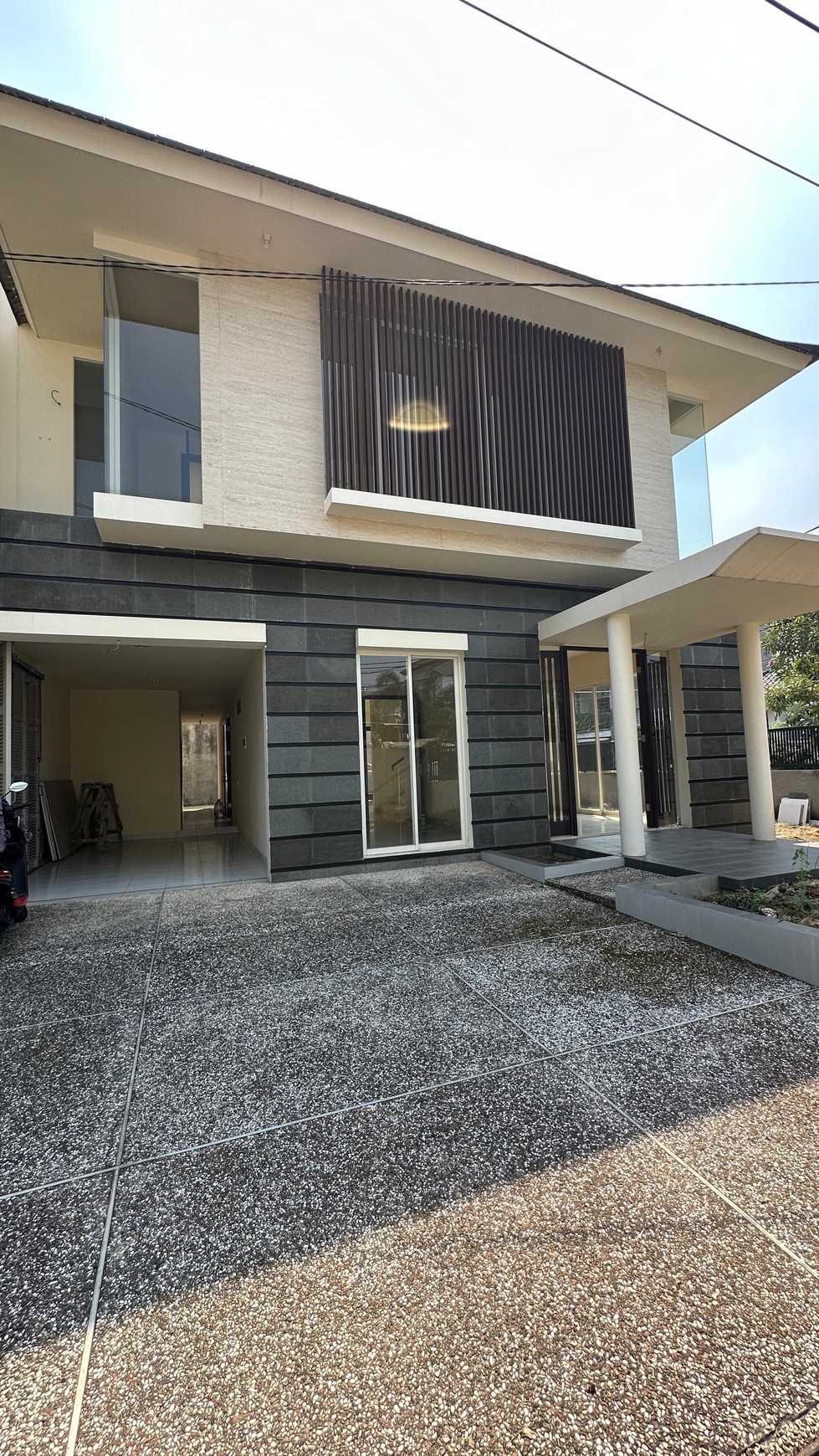 Dijual: Rumah Modern Minimalis di Cluster Gated Cipete, Kebayoran Baru.