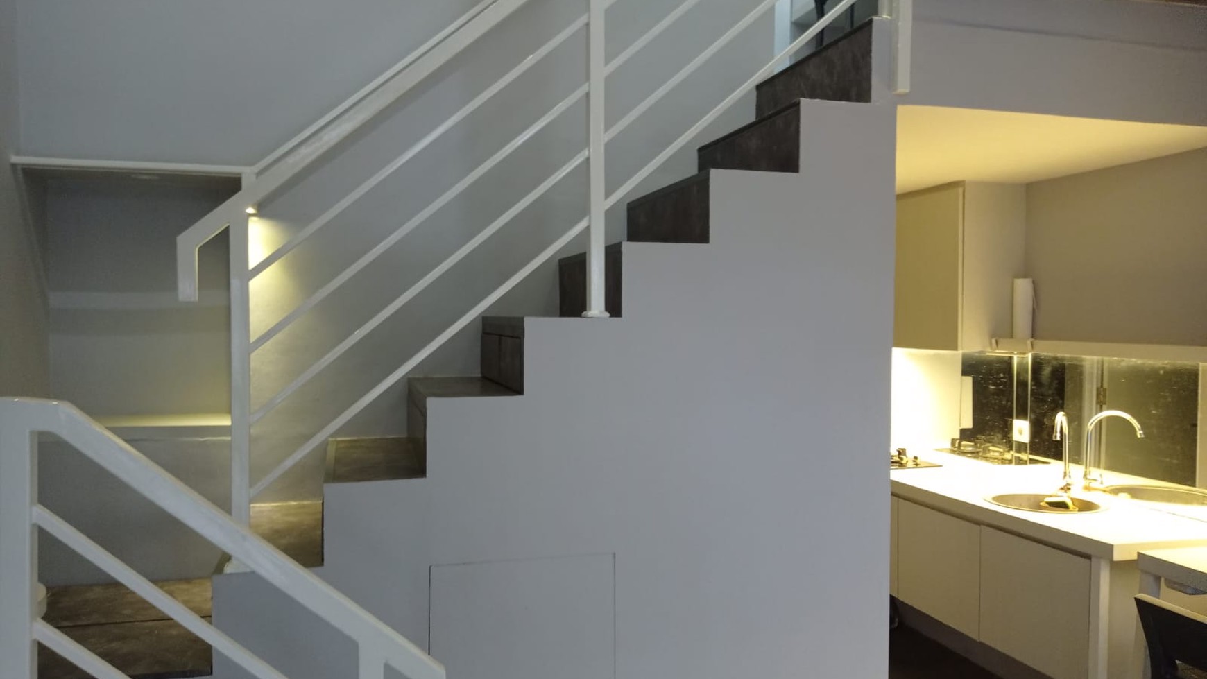 Rumah Hitung Tanah Area Cipete