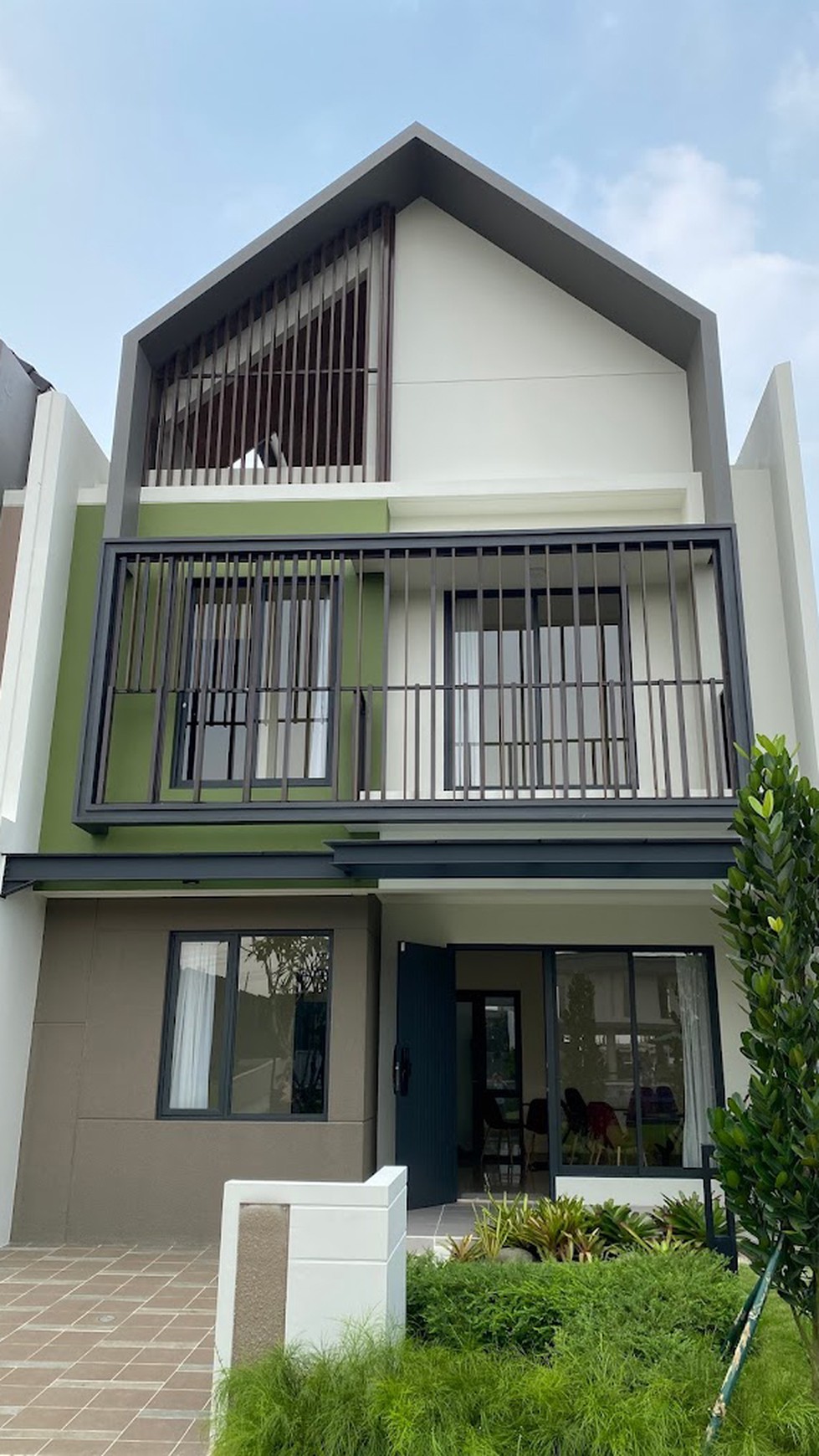 Rumah Cantik Siap Huni di Leonora, Gading Serpong