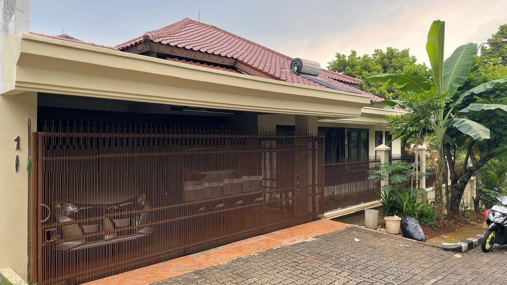 Rumah Bagus, siap huni bebas banjir di Cinere