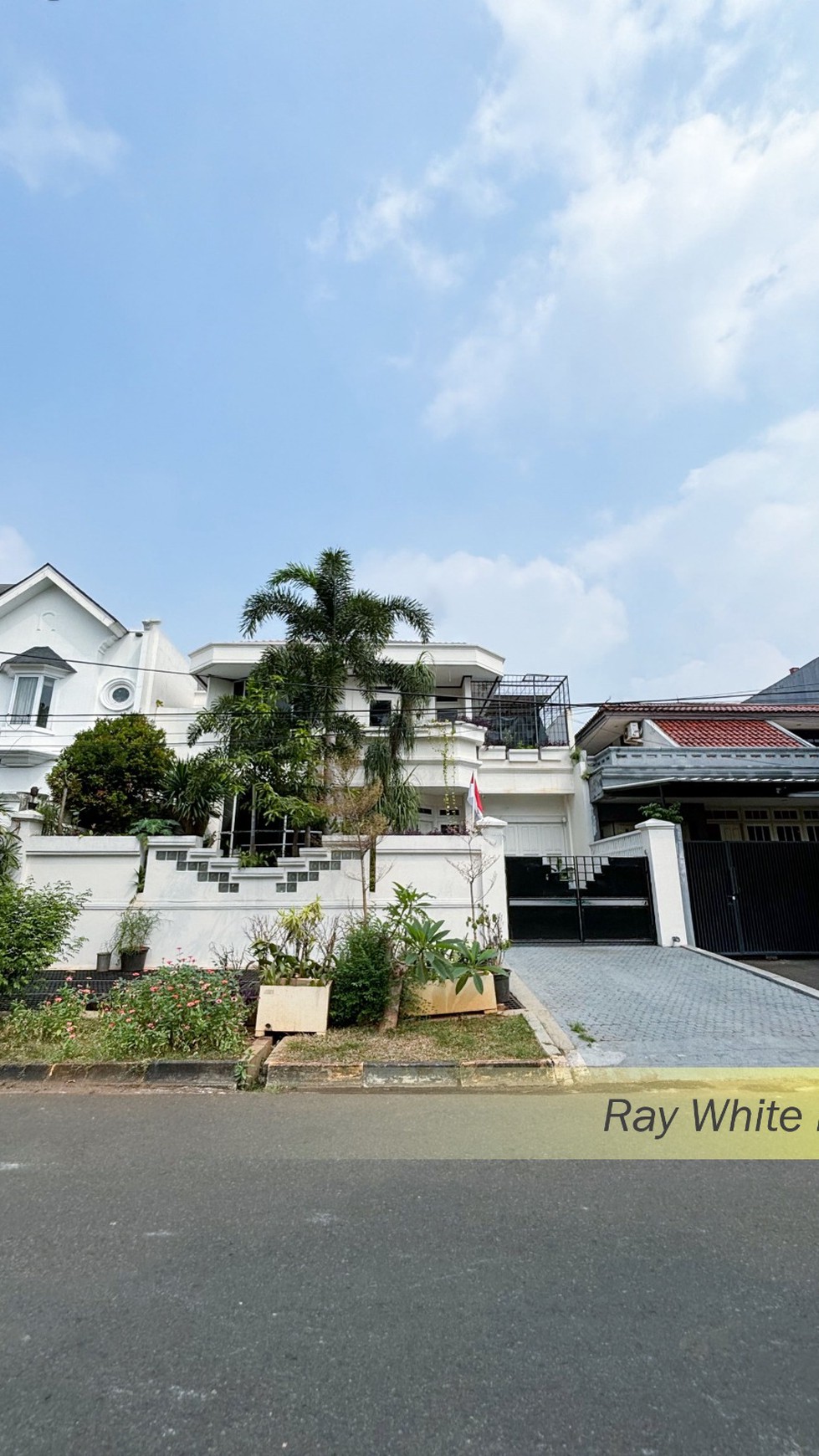 RUMAH MEWAH DI KAWASAN ELITE PONDOK INDAH, JAKARTA SELATAN #CH