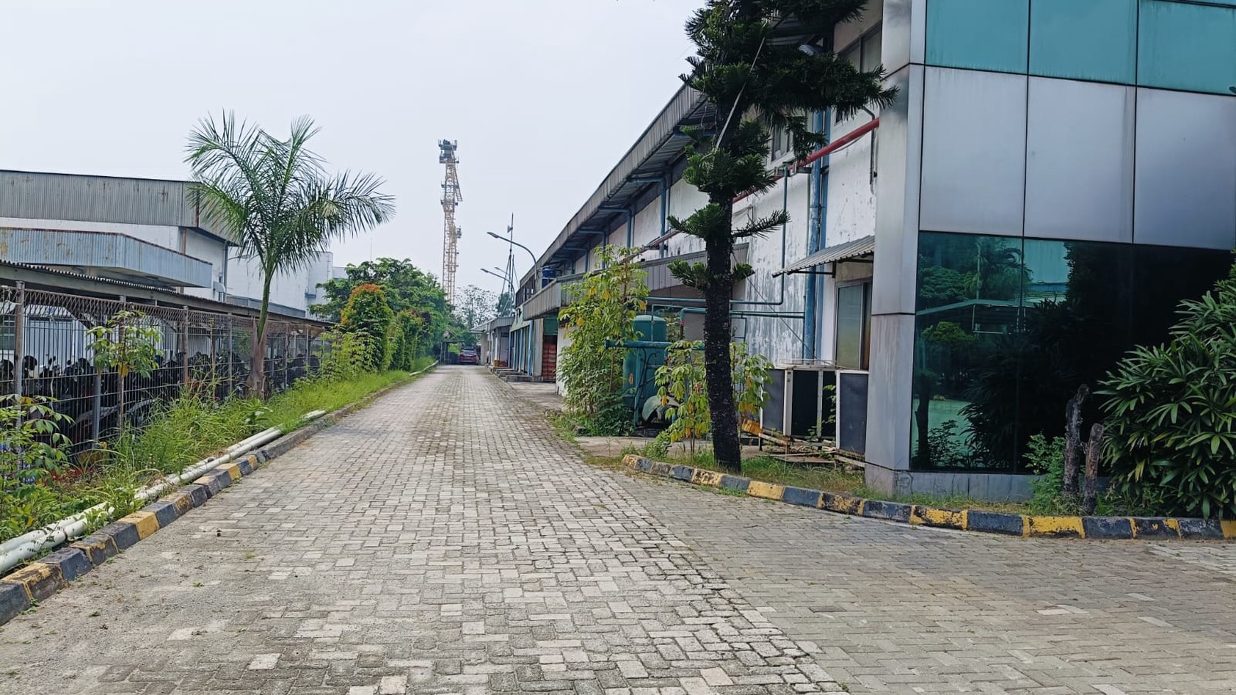 Gedung kantor disewakan ,kawasan MM2100 .cibitung-bekasi