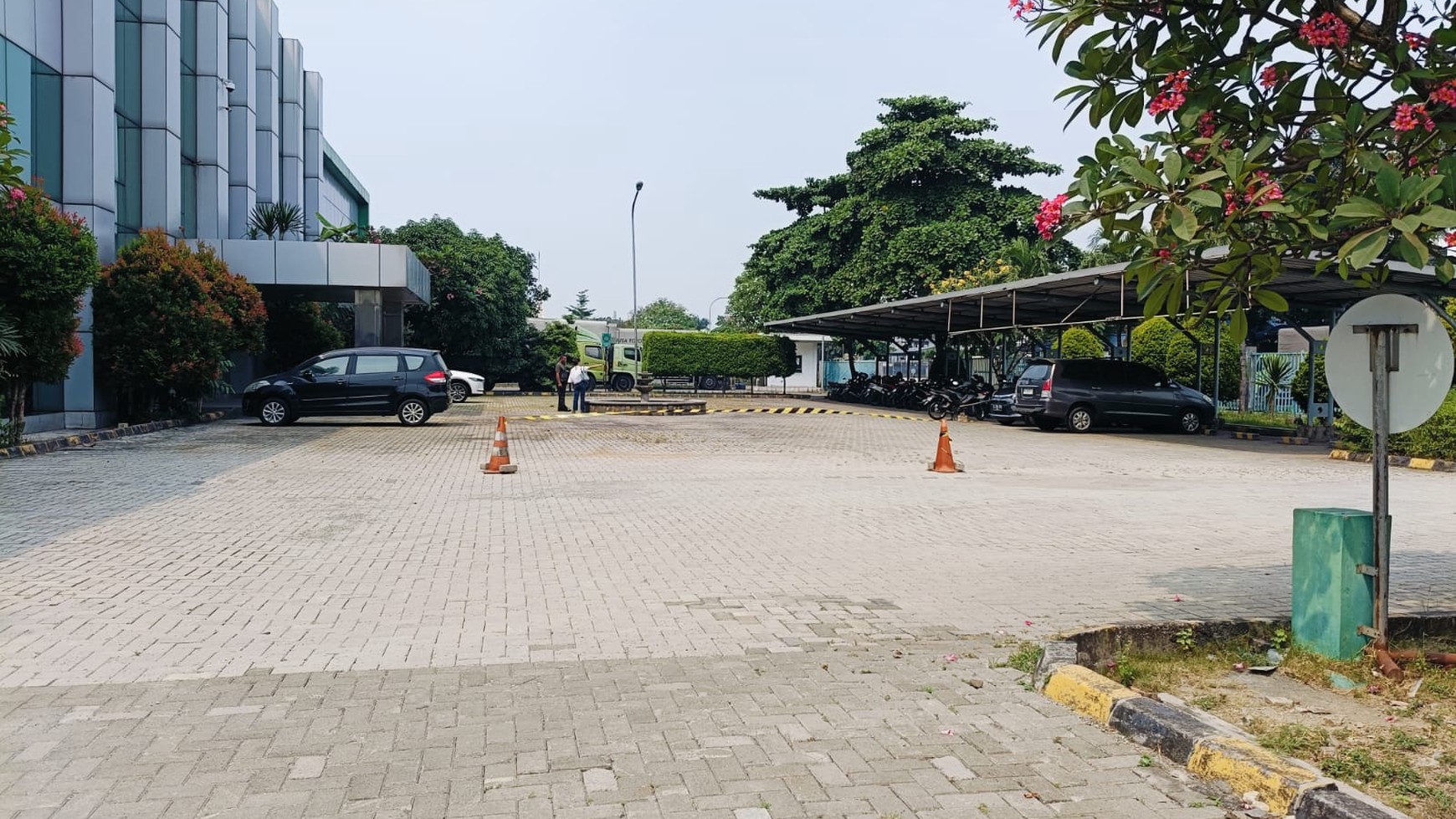 Gedung kantor disewakan ,kawasan MM2100 .cibitung-bekasi